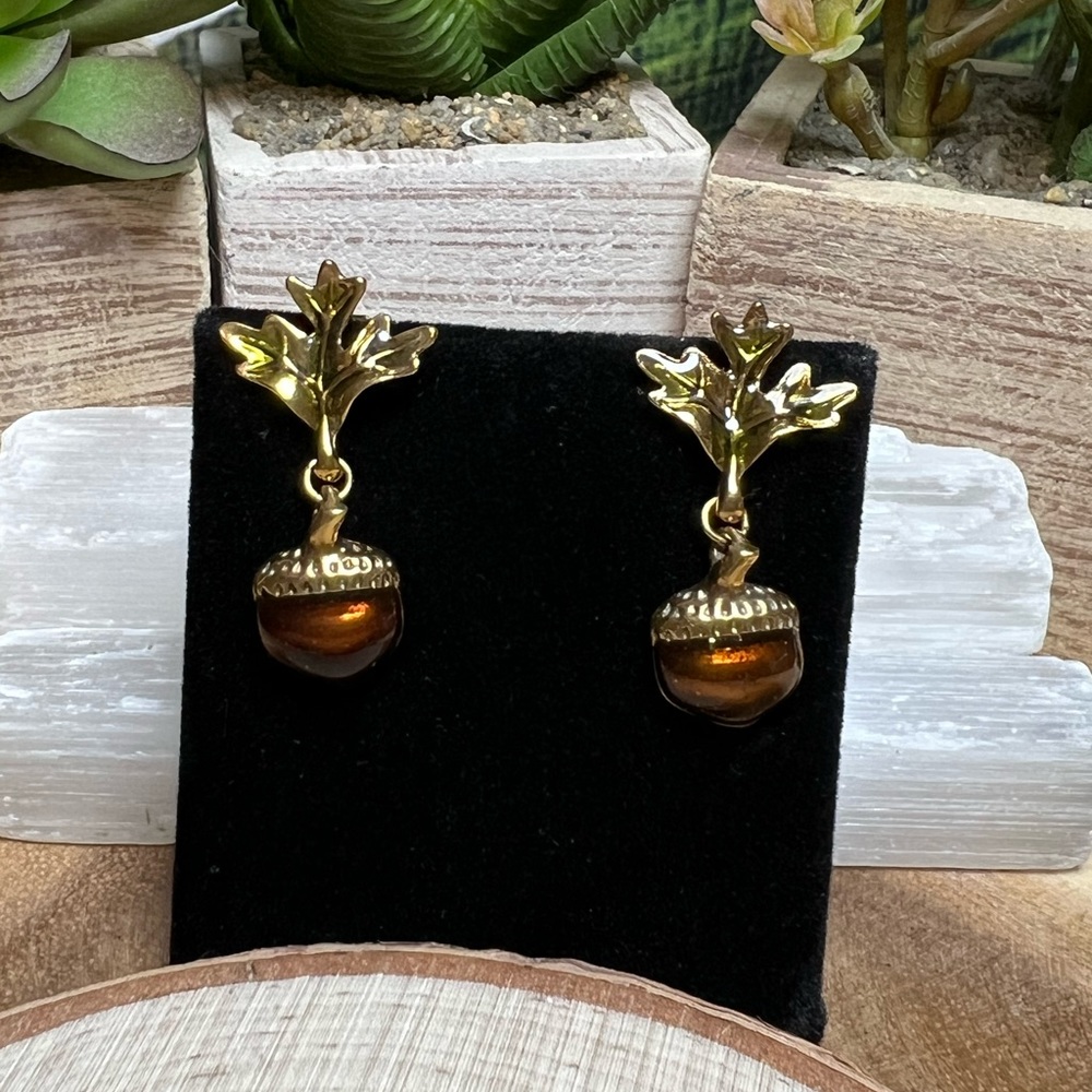 VTG| Acorn Avon Earrings 🍂 - Picture 7 of 10